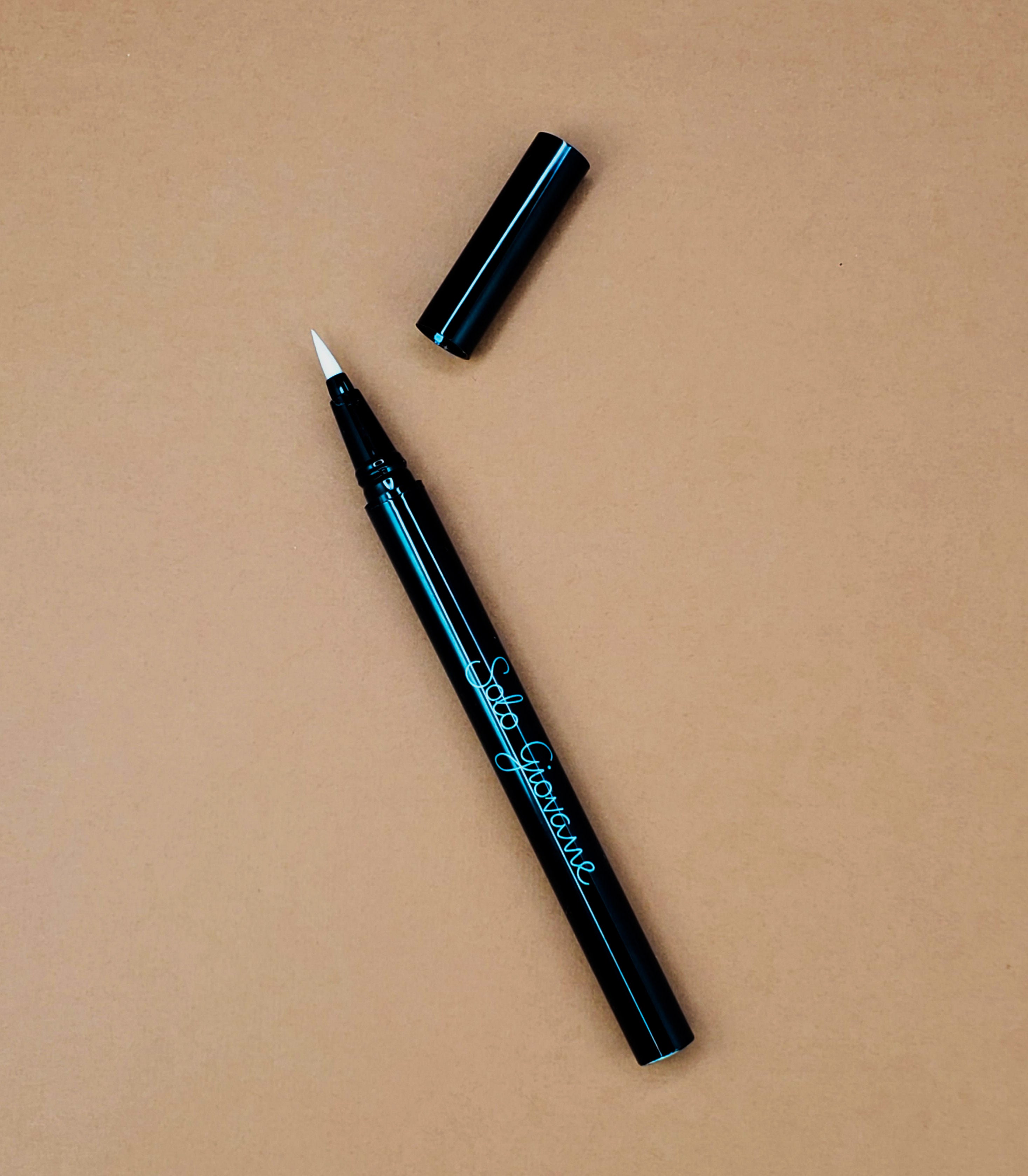 So Edgy Deep eyeliner 22-0